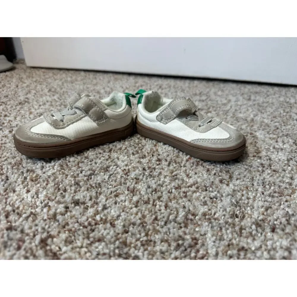 Carters baby/Toddler shoes, sneakers, size 4, White, Elastic laces